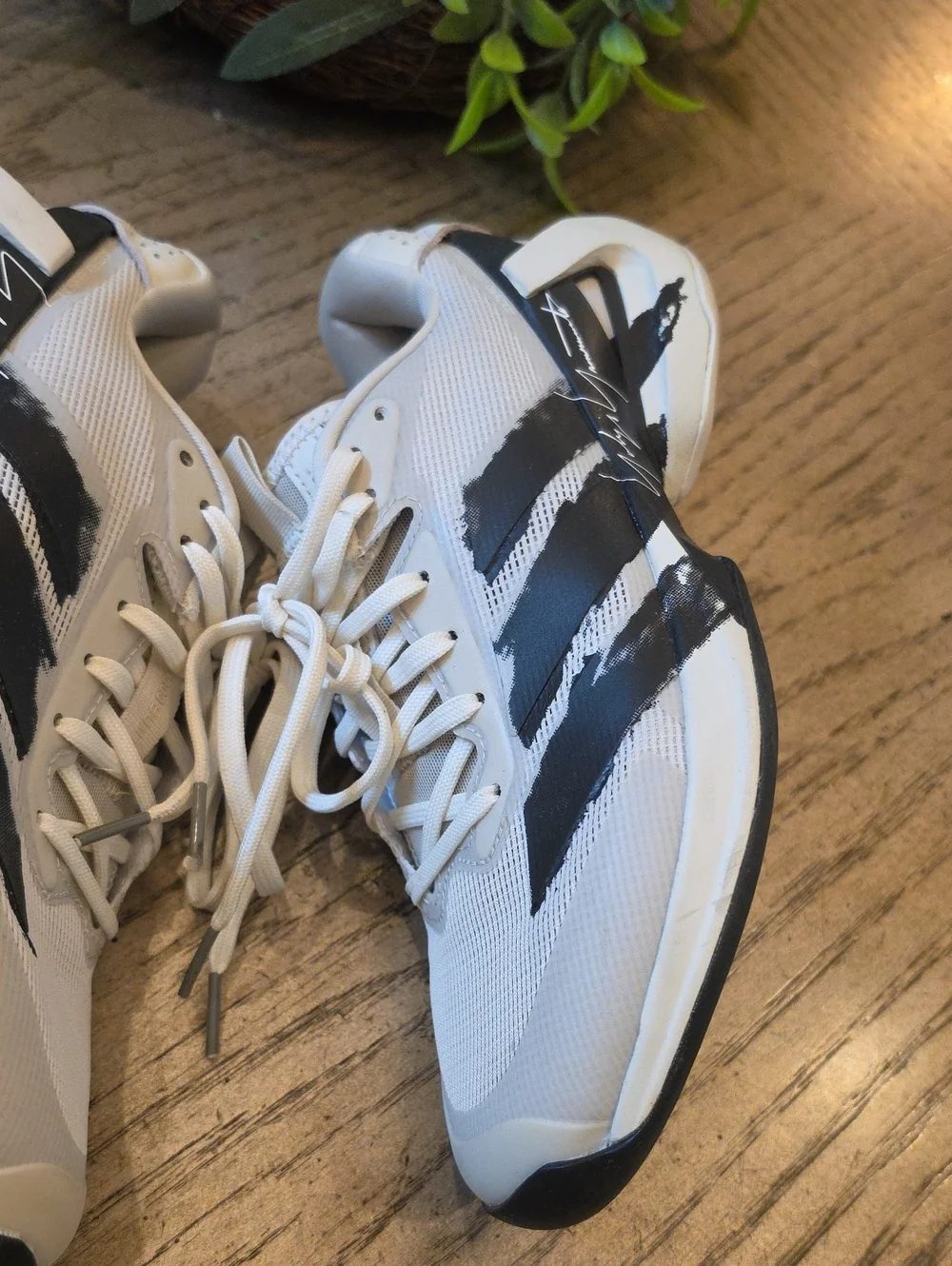 Adidas Y3 Womens Tennis Shoes Size 7 New Condition